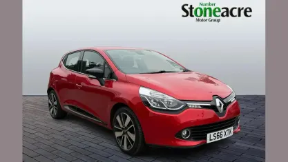 Used Renault Clio Dynamique 90 HP (66 kW) 2016 Red Hatchback