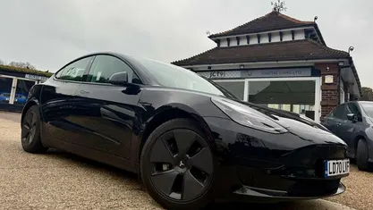 Used 2020 Tesla Model 3 Standard Range Sedan | £15,989 (Good price)
