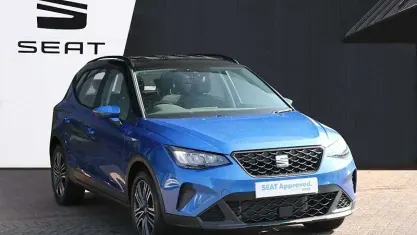 New Seat Arona SE Technology 95 HP (69 kW) 2025 Blue SUV