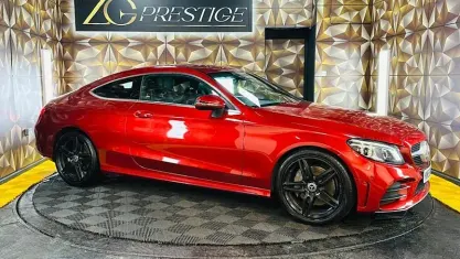 Usado Mercedes C300 AMG Line Premium 245 CV (180 kW) 2019 Rojo Coupe