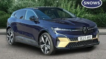 Usado Renault Megane E-Tech Iconic 160 kW (218 CV) 2023 Azul Utilitario