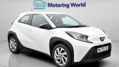 Used Toyota Aygo X PURE 72 HP (52 kW) 2025 SUV