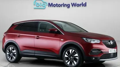 Used Vauxhall Grandland X S 131 HP (96 kW) 2020 Red SUV