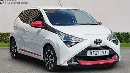 Used Toyota Aygo Trend 72 HP (52 kW) 2021 White flash Hatchback