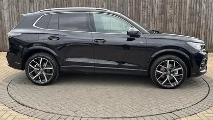 Used 2025 VW Tiguan R-line SUV | £35,399 (Fair price)