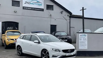 Used Volvo V60 R-Design 115 HP (84 kW) 2015 White Estate