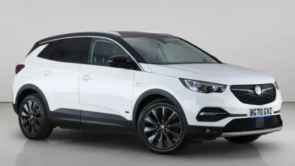 Used Vauxhall Grandland X SRi 300 HP (220 kW) 2020 White SUV
