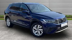 Blue Used 2023 VW Tiguan Allspace Life SUV | £27,995 (Fair price)