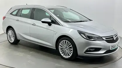 Used Vauxhall Astra Elite 150 HP (110 kW) 2019 Silver Estate