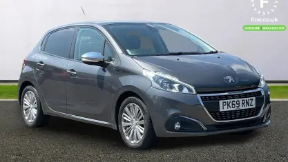Used Peugeot 208 Signature Sky 82 HP (60 kW) 2019 Grey Hatchback