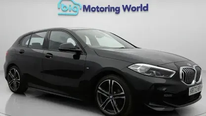 Begagnad BMW 118 M Sport 136 HK (100 kW) 2023 Svart Halvkombi