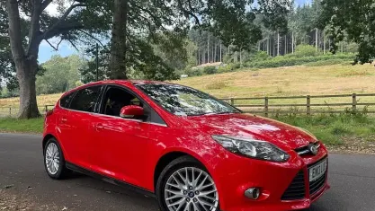 Used Ford Focus Zetec 125 HP (91 kW) 2013 Red Hatchback