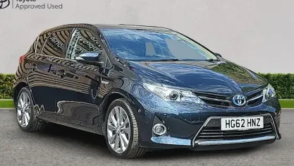 Used Toyota Auris Hybrid 136 HP (100 kW) 2014 Hatchback