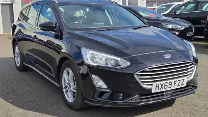 Used Ford Focus Zetec 95 HP (69 kW) 2025 Black Estate