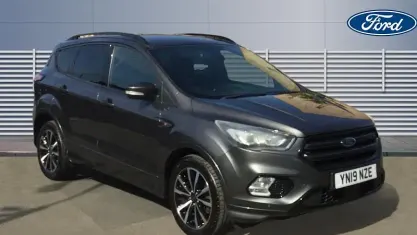 Usado Ford Kuga ST-Line 150 CV (110 kW) 2019 Gris SUV