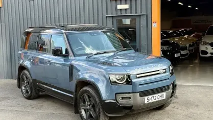 Used Land Rover Defender Dynamic 249 HP (183 kW) 2022 Blue SUV