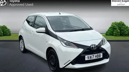Used Toyota Aygo X-play 69 HP (50 kW) 2018 Hatchback