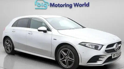 Begagnad Mercedes A250 Executive 259 HK (190 kW) 2021 Silver Halvkombi