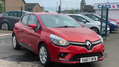 Used Renault Clio Dynamique 90 HP (66 kW) 2017 Red Hatchback