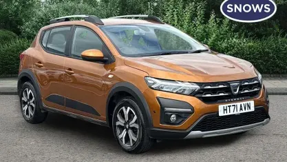 Begagnad Dacia Sandero Prestige 91 HK (66 kW) 2021 Orange Halvkombi