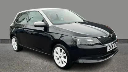 Begagnad Skoda Fabia Colour Edition 95 HK (69 kW) 2018 Svart Halvkombi
