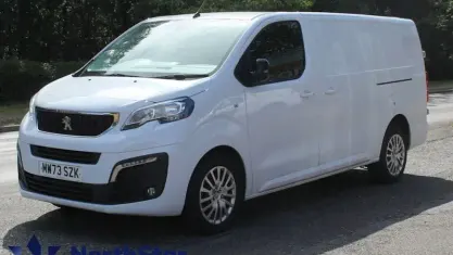 Used Peugeot Expert Premium 144 HP (105 kW) 2023 White Van