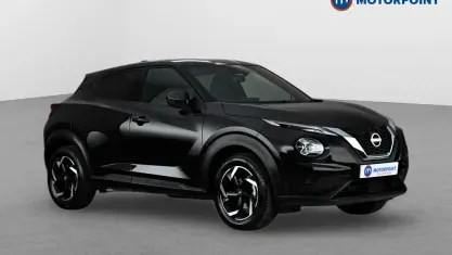 Usado Nissan Juke N-Connecta 114 HP (83 kW) 2023 Preto SUV