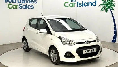 Used Hyundai i10 SE 66 HP (48 kW) 2015 White Hatchback