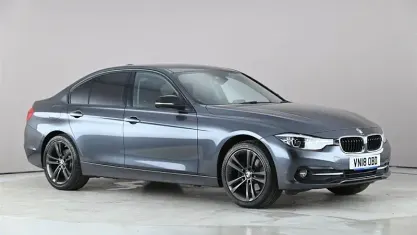 Begagnad BMW 320 Sport Line 190 HK (139 kW) 2018 Grå Sedan