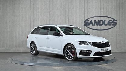 Używany Skoda Octavia vRS 245 KM (180 kW) 2019 Biały Kombi