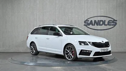 Used Skoda Octavia vRS 245 HP (180 kW) 2019 White Estate