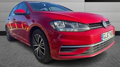Used VW Golf VII SE 116 HP (85 kW) 2017 Red Hatchback