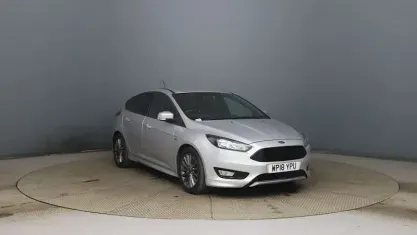 Used Ford Focus ST-Line 140 HP (102 kW) 2017 Silver Hatchback