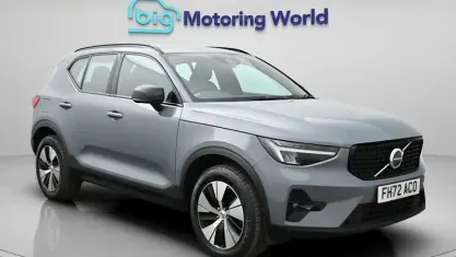 Usado Volvo XC40 Plus 211 HP (155 kW) 2023 Cinzento SUV