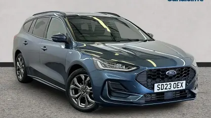 Second-hand Ford Focus ST-Line 155 CP (114 kW) 2023 Albastru Break
