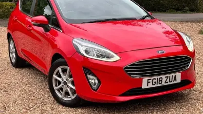 Used Ford Fiesta Zetec 101 HP (74 kW) 2018 Red Hatchback