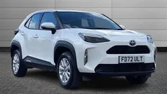 Pure white Used 2023 Toyota Yaris Cross SUV | £19,595 (Good price)