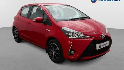 Second-hand Toyota Yaris Hybrid 101 CP (74 kW) 2018 Roșu Hatchback