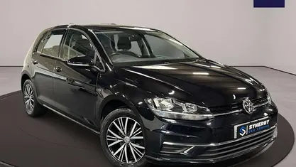 Used VW Golf VII SE 110 HP (80 kW) 2018 Hatchback