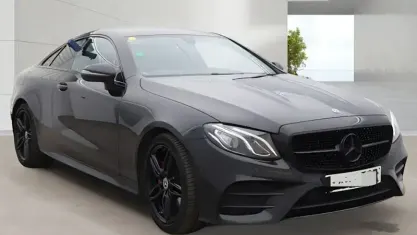 Gebraucht Mercedes E220 AMG line 194 PS (142 kW) 2018 Schwarz Coupé