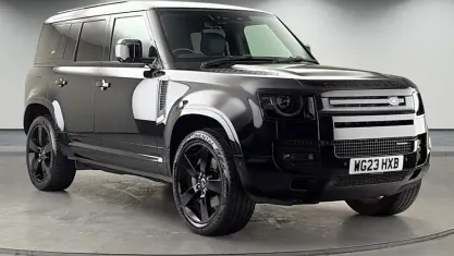 Used Land Rover Defender HSE Dynamic 300 HP (220 kW) 2023 Santorini black SUV