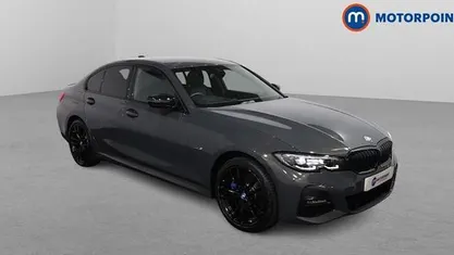 Begagnad BMW 330e M Sport 292 HK (214 kW) 2022 Grå Sedan