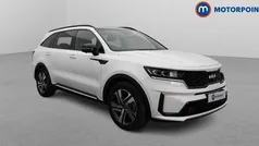 White Used 2023 Kia Sorento SUV | £38,499 (Fair price)
