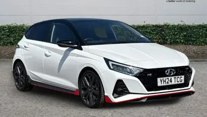 Used Hyundai i20 204 HP (150 kW) 2024 White Hatchback