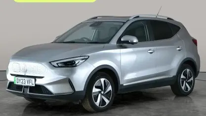 Usado MG ZS Trophy Connect 114 kW (156 HP) 2022 Prateado SUV