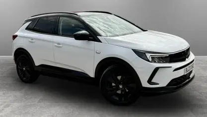 Used Vauxhall Grandland X 131 HP (96 kW) 2023 White SUV