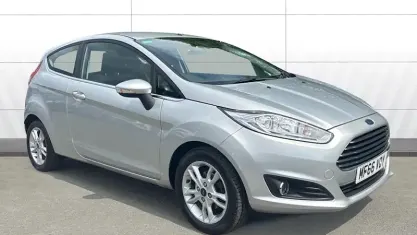 Used Ford Fiesta Zetec 101 HP (74 kW) 2016 Silver Hatchback