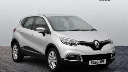 Used Renault Captur Dynamique 90 HP (66 kW) 2017 Silver SUV