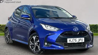 Used Toyota Yaris Design 116 HP (85 kW) 2025 Blue Hatchback