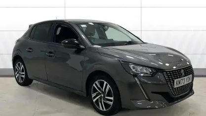 Usado Peugeot 208 Allure+ 131 HP (96 kW) 2023 Cinzento Citadino